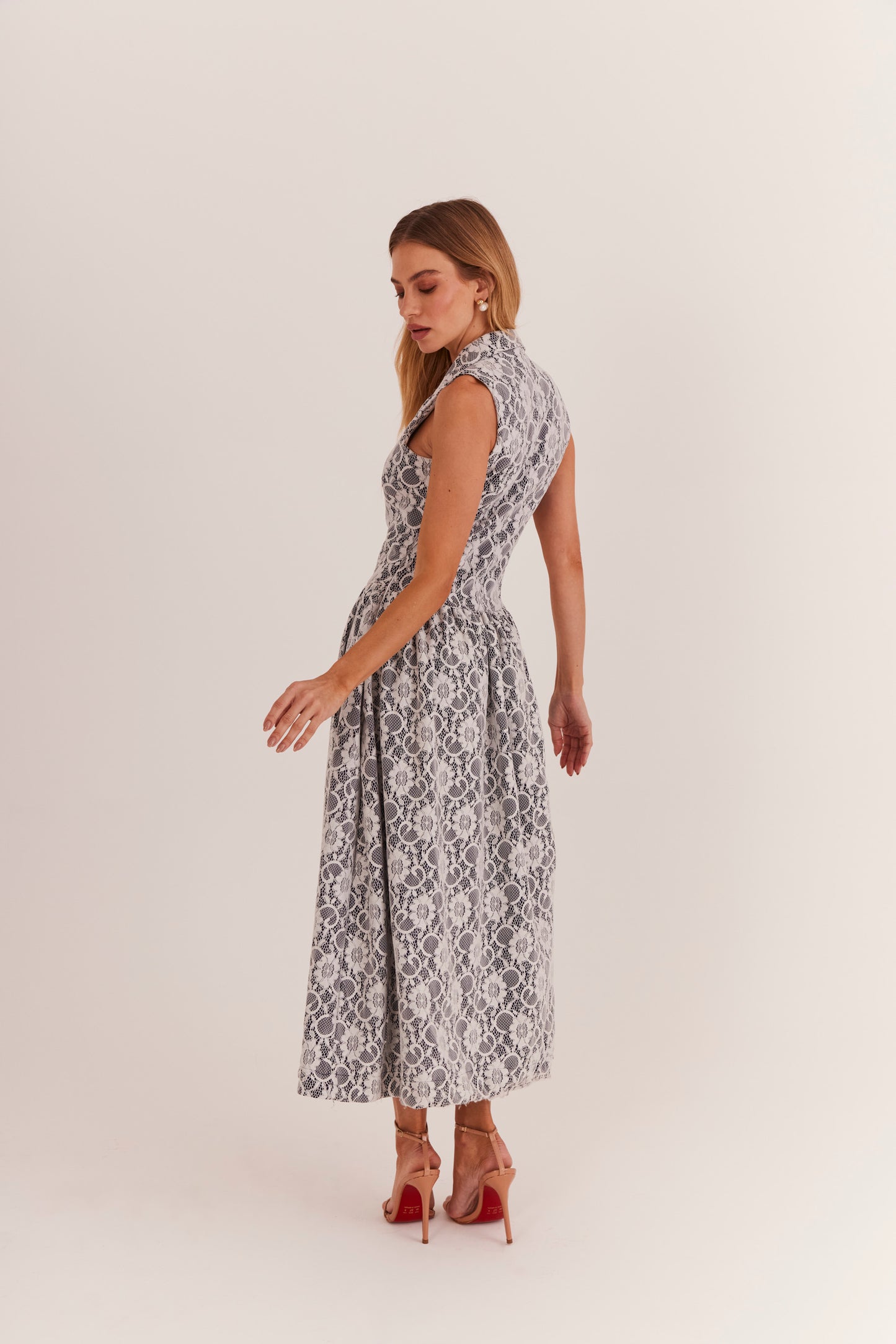 Vestido de Alfaiataria Renda "Siena"