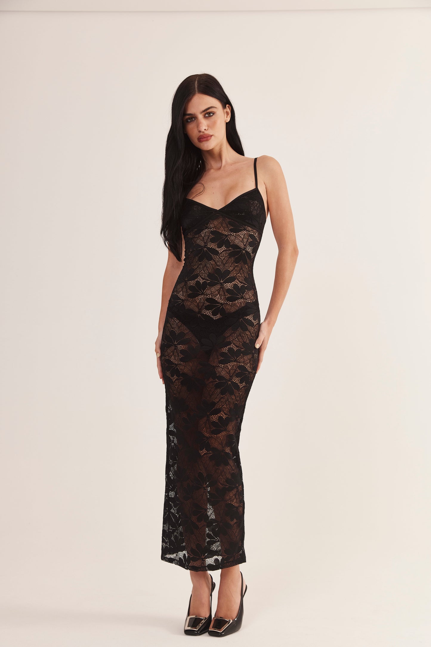 Vestido de Renda Francesa "Fleur Noir"