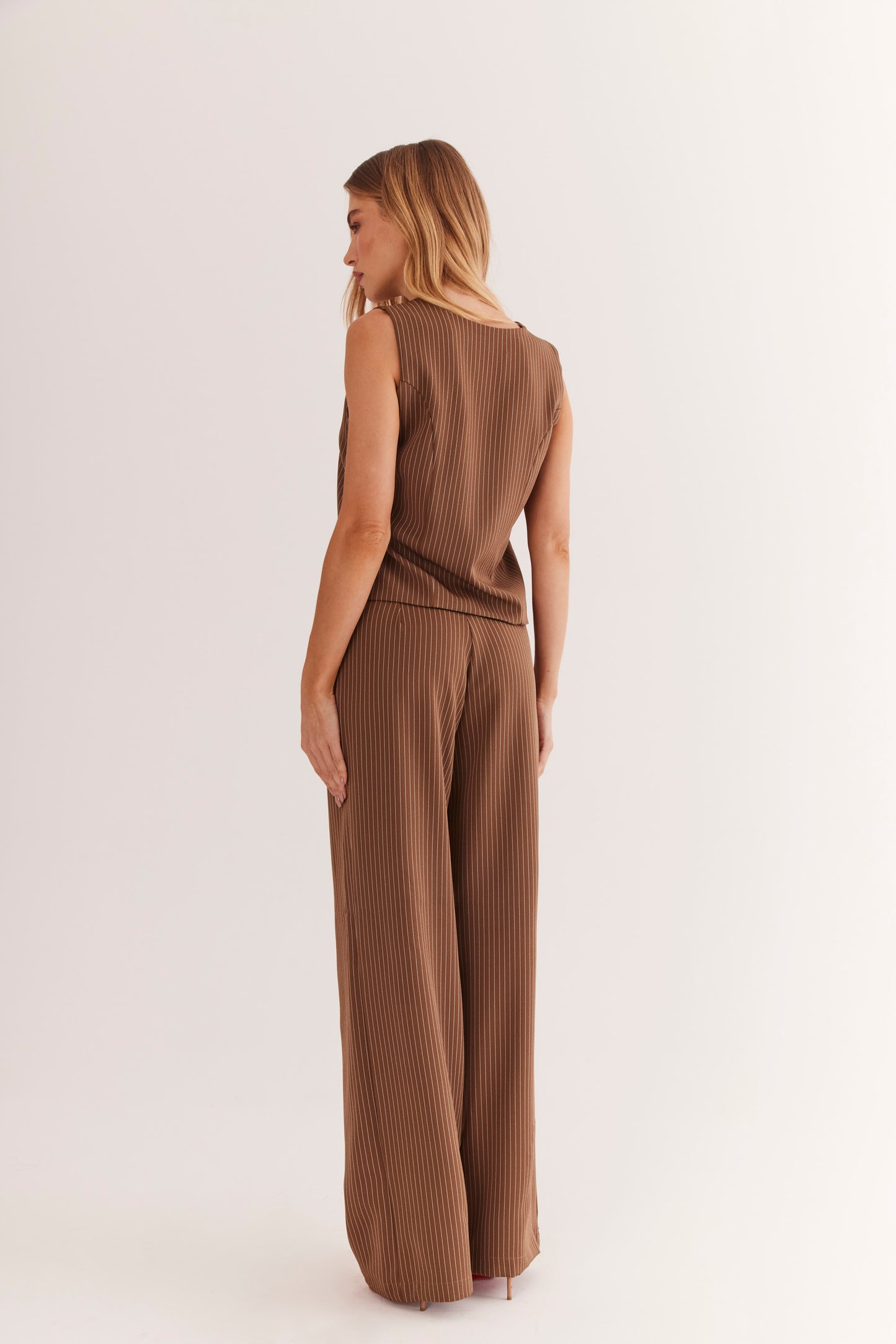 Calça de Alfaiataria Risca de Giz "Noisette"